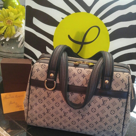 Louis Vuitton Handbags - Authentic Louis Vuitton Handbag